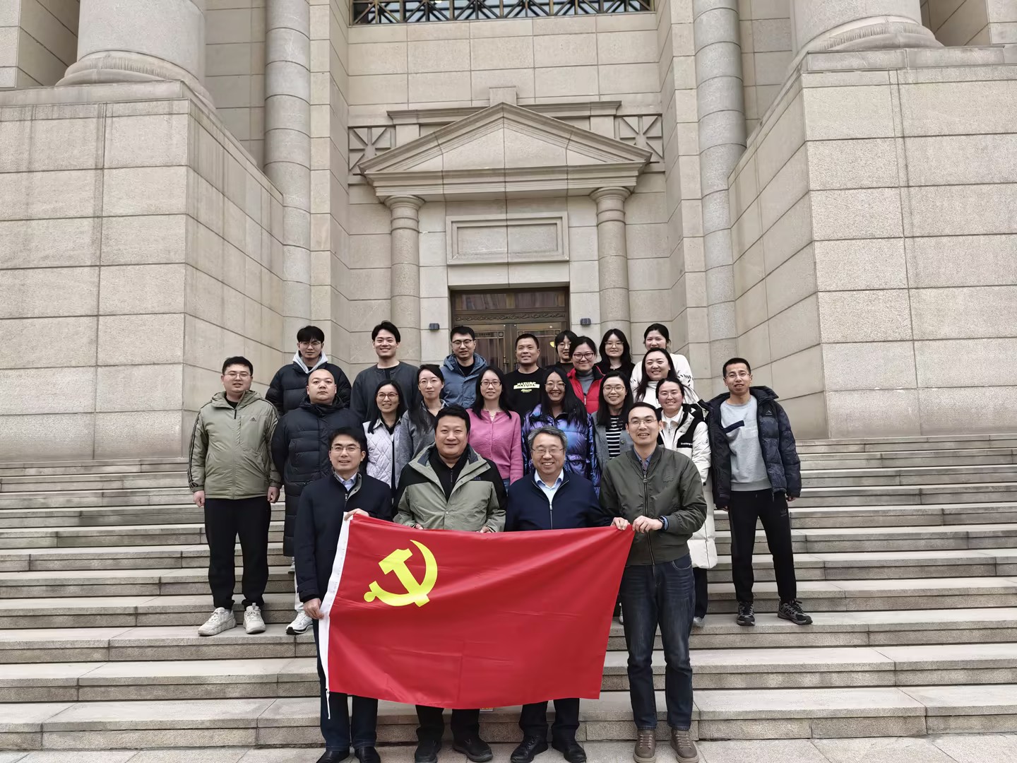 第四党支部与科技战略咨询研究院第八党支部开展“联学聚力 服务创新”联学共建